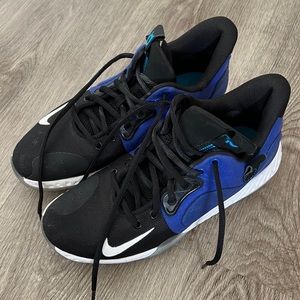 Nike Renew Sneakers